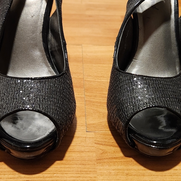 Lulu Townsend Black Shimmer Slingback Pump - Picture 2 of 11
